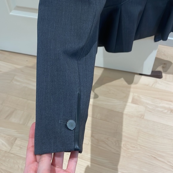 Calvin Klein blazer with leather detail and front zipper - Picture 3 of 9